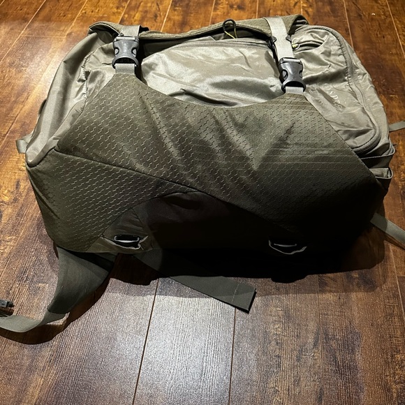 ISO Osprey backpack trade! looking for Fairview 40 or smaller! - Picture 3 of 8